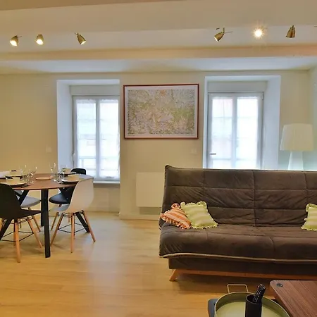 Lägenhet L'ecrin Du Bourg - 2 Min Chateau & Maison Bernadette