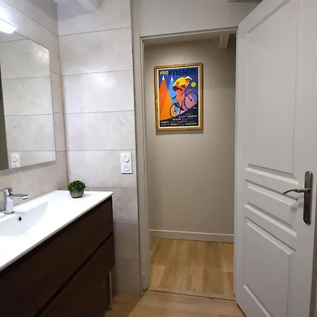 Апартаменты L'ecrin Du Bourg - 2 Min Chateau & Maison Bernadette Лурд