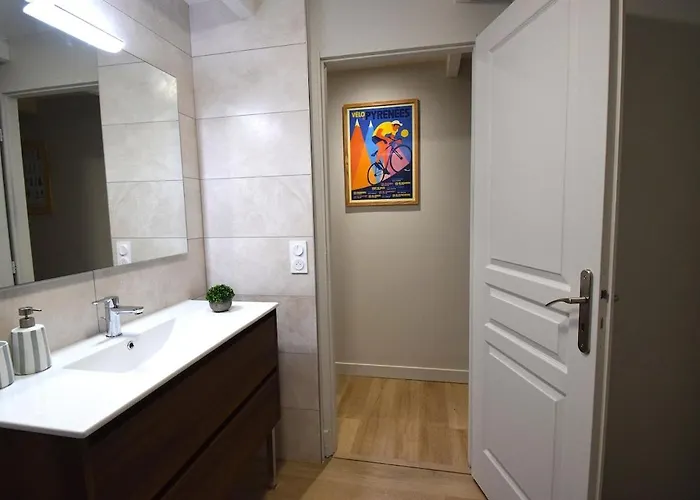 Апартаменты L'ecrin Du Bourg - 2 Min Chateau & Maison Bernadette Лурд